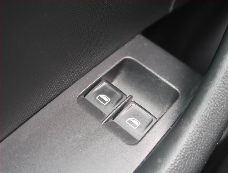 Škoda Rapid (2014) Spaceback 1.2 TSI, Navi - fotka 16 z 18