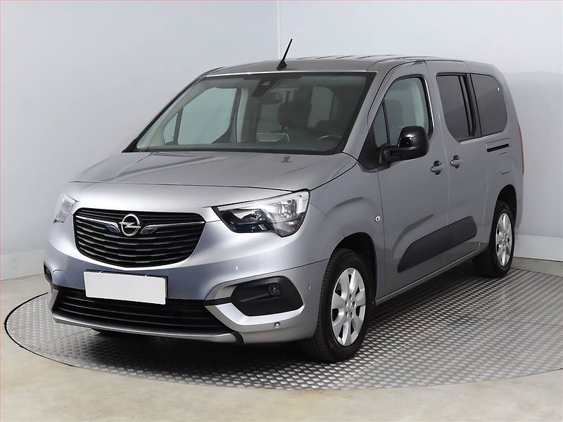 Opel Combo (2022) Maxi Edition 1.5 CDTI, 5Míst - fotka 2 z 19