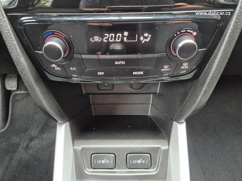 Suzuki Vitara (2017) 1.6VVT 88KW COMFORT NAVI - fotka 28 z 52