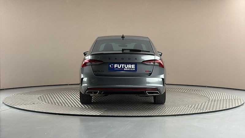 Škoda Octavia 2.0 TDI DSG RS - fotka 5 z 28