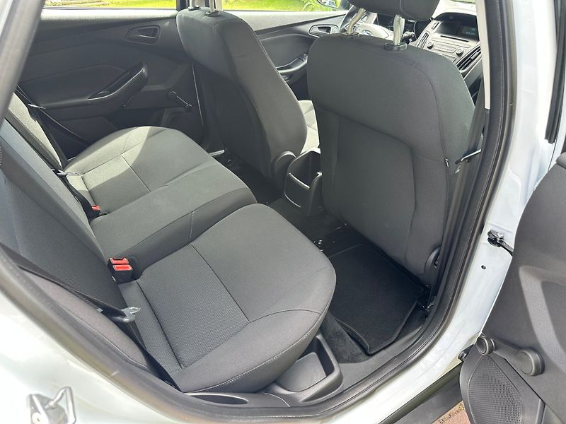 Ford Focus (2015) 1.0 EcoBoost 74kw - fotka 15 z 24