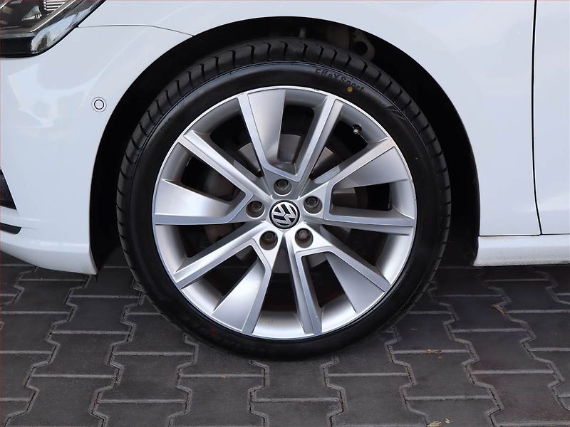 Volkswagen Golf (2017) 2.0 TDI, Automat, Kůže - fotka 15 z 21