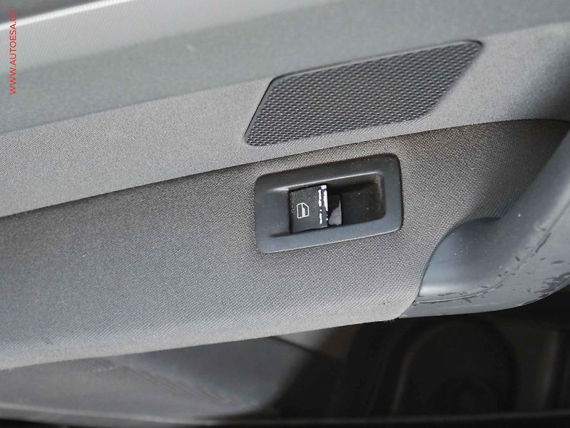Volkswagen Touran (2004) 1.9TDi, DSG - fotka 12 z 15