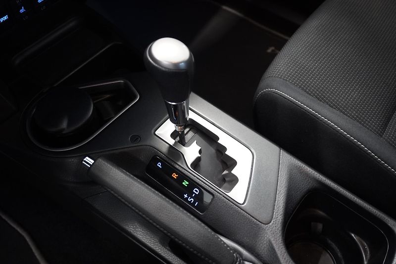 Toyota RAV4 2,5 HYBRID H3 4X2 AUT. - fotka 22 z 28