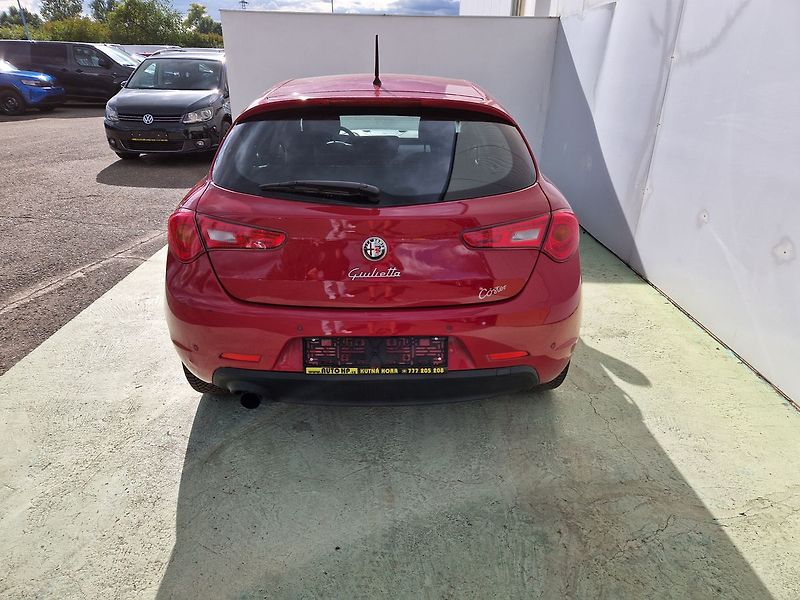 Alfa Romeo Giulietta Turismo 1.4 T 120 - fotka 8 z 27