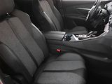 Peugeot 3008 (2020) Allure 1.2 PureTech, Automat - náhled 9