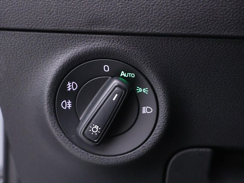Škoda Karoq 1,5 TSI 110kW DSG CZ Navi LED - fotka 13 z 30
