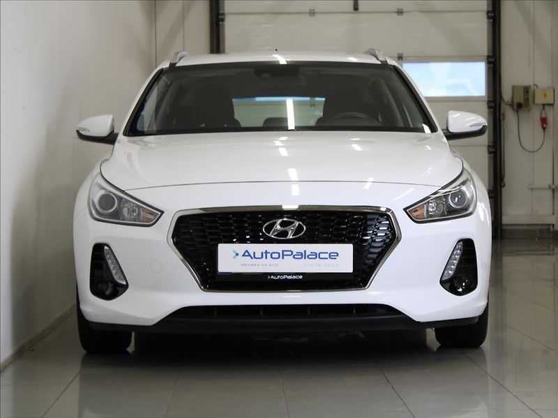 Hyundai i30 1,0 T-GDi 88kW 1.maj.ČR 40tkm! - fotka 2 z 19