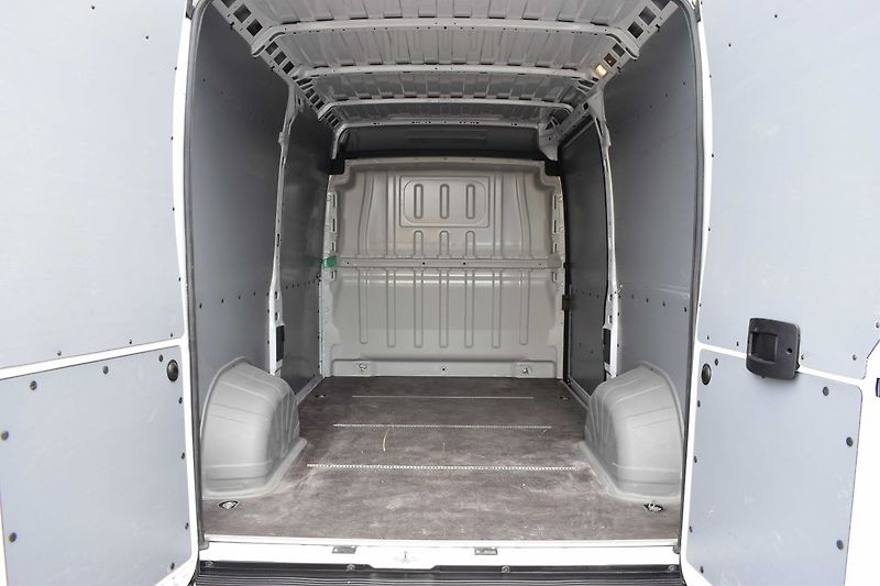 Citroën Jumper 2.2 BHDi 103kW L2H2*DPH*ČR 1.M - fotka 19 z 22