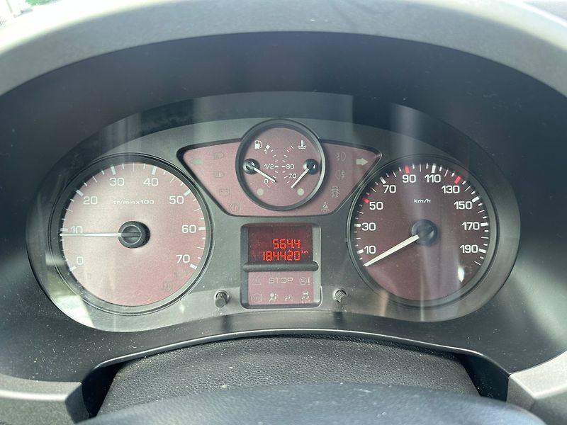 Citroën Berlingo (2010) 1.6i 88kw - fotka 15 z 17