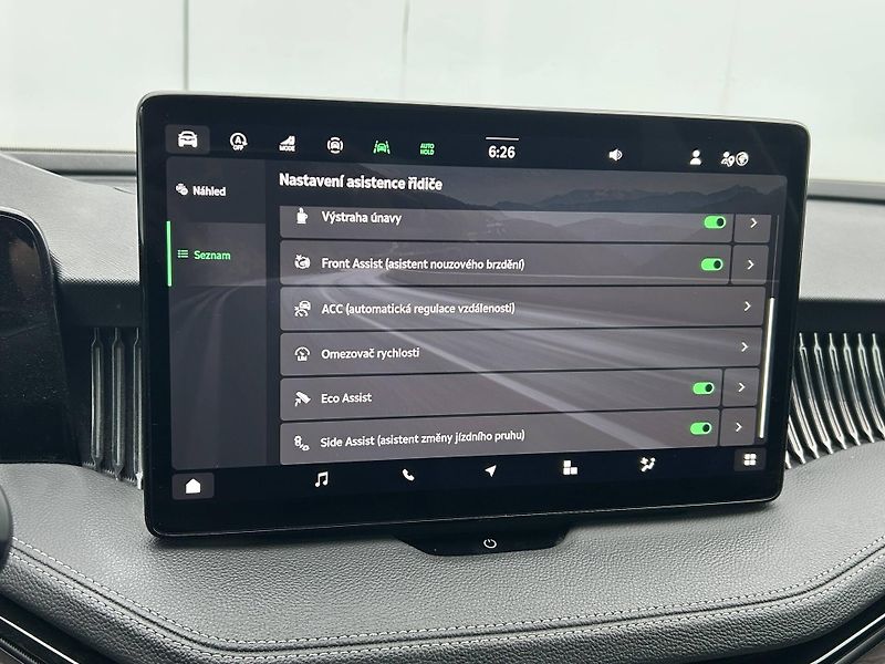 Škoda Superb L&K 7DSG 2,0TDI - fotka 21 z 26