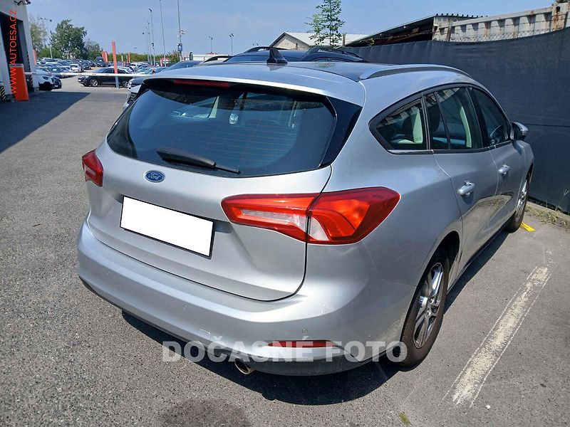Ford Focus (2019) 1.0 EB, AT - fotka 2 z 3