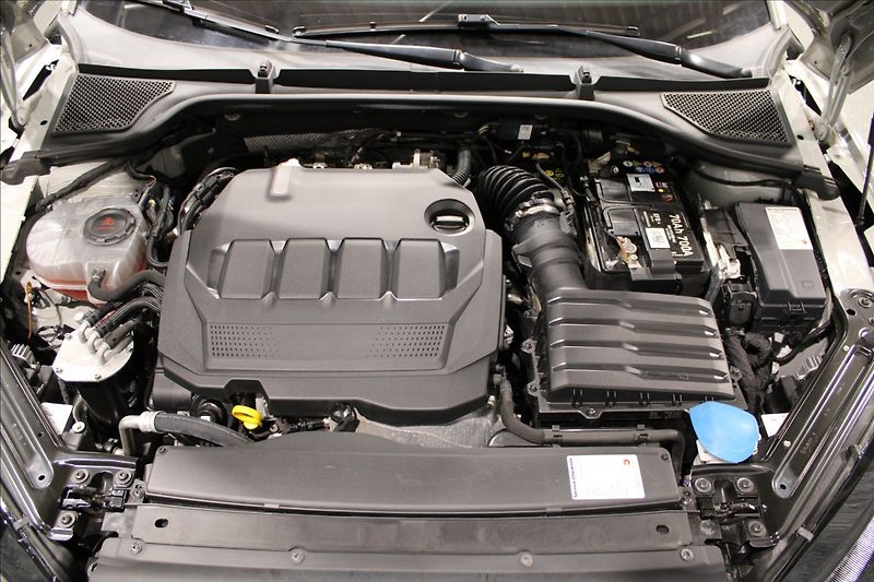Škoda Octavia 2,0 TDI Scout 4x4 DSG 1.majite - fotka 9 z 40