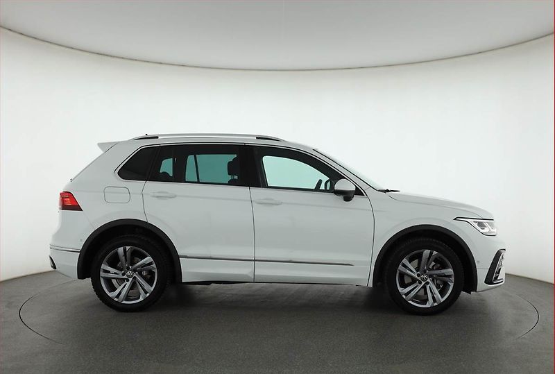 Volkswagen Tiguan (2022) R-Line 1.4 TSI eHybrid - fotka 6 z 20