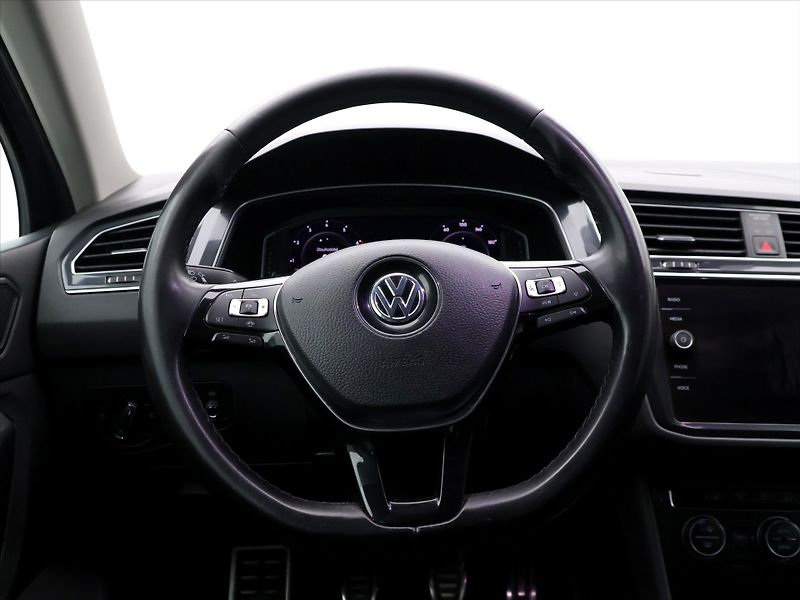 Volkswagen Tiguan 1,5 TSI 110kW LED Virtual Navi - fotka 19 z 39