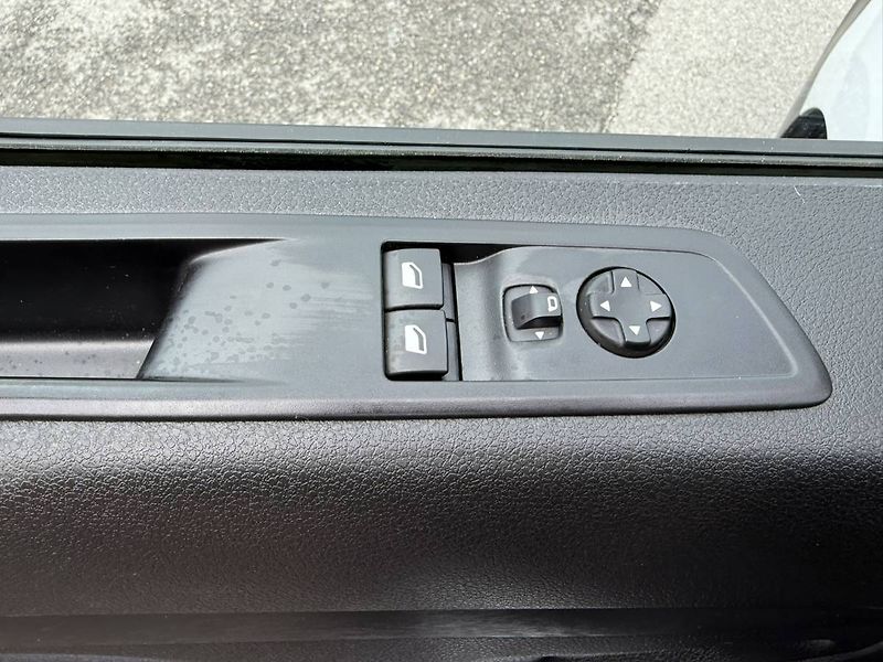 Opel Vivaro L1H1 (M) Panel Van 2.0L MT6 (1 - fotka 10 z 23