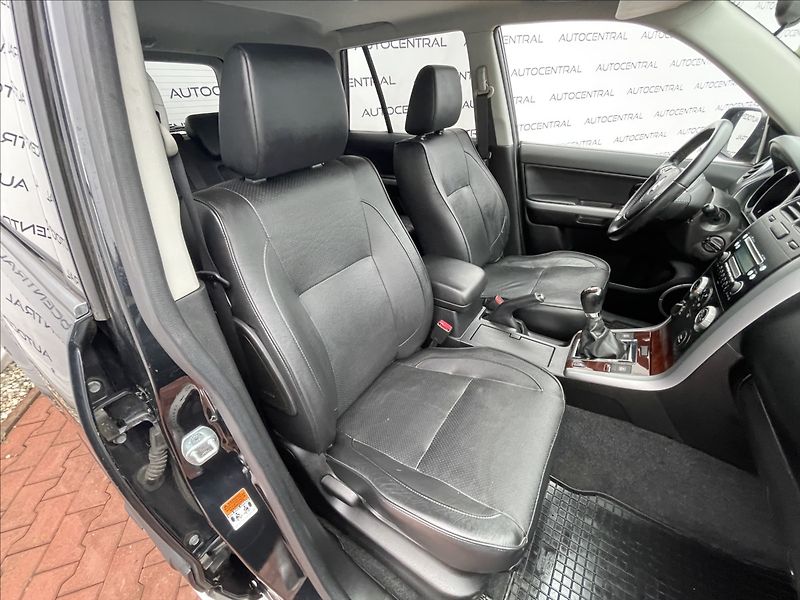 Suzuki Grand Vitara 2,0 i,103kW,4x4 - fotka 22 z 24