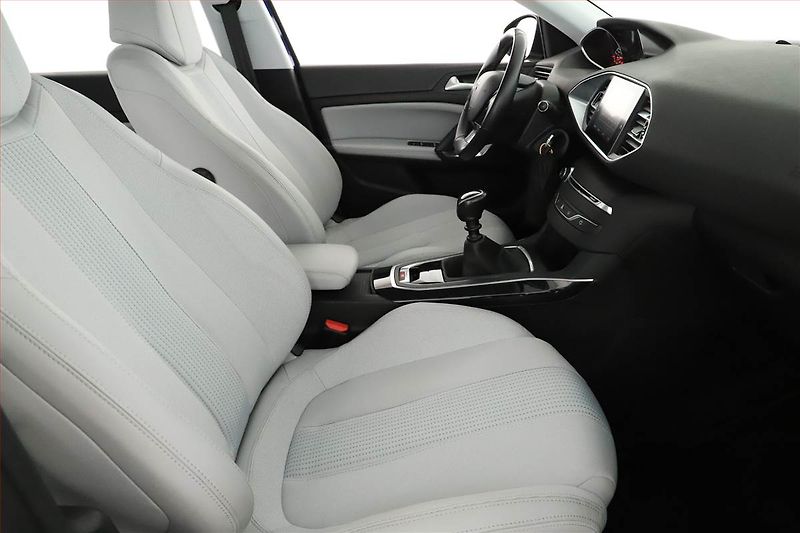 Peugeot 308 (2020) Allure 1.5 BlueHDi, Serv.kniha - fotka 7 z 15