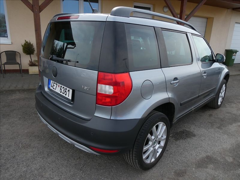 Škoda Yeti 1,8 TSI 118 kW Experience 4x4 - fotka 10 z 49