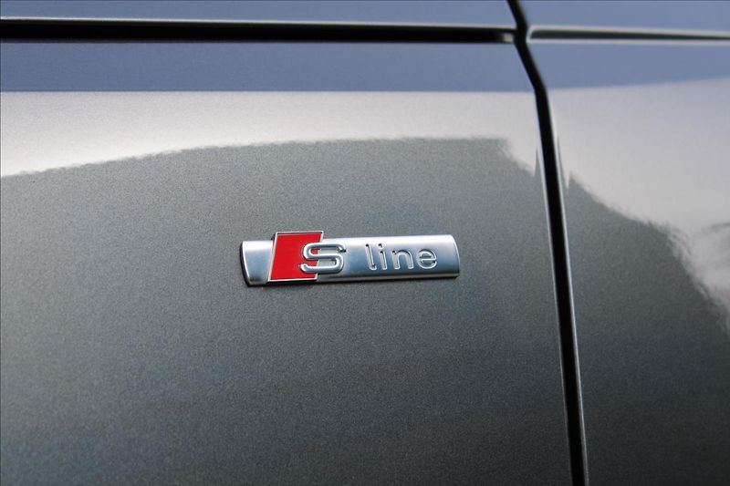 Audi A4 40TDI Q/S-LINE/ZÁRUKA/DPH/CZ - fotka 39 z 44
