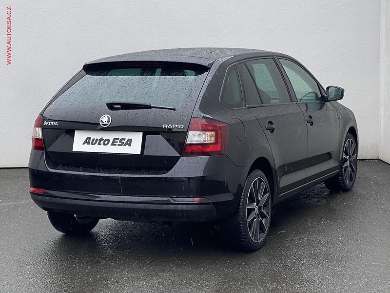 Škoda Rapid (2015) 1.6 TDi, Sport, xenon, panor - fotka 4 z 15