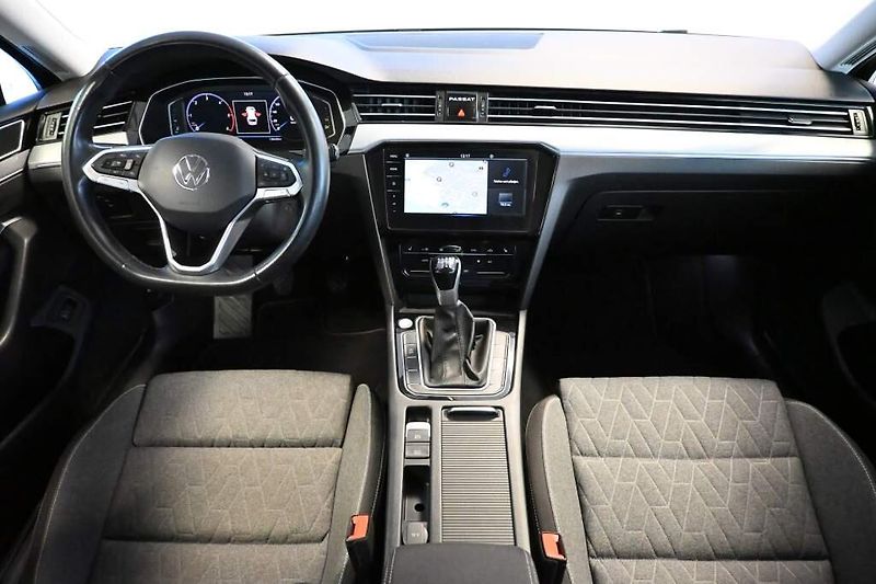 Volkswagen Passat (2023) 2.0 LED ACC VIRTUAL Tažné kame - fotka 12 z 38