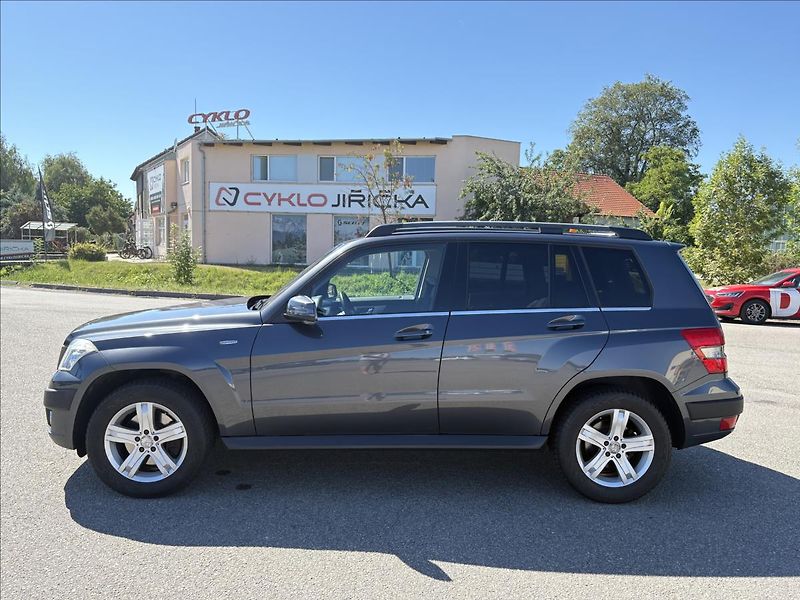 Mercedes-Benz GLK 2,2 220CDI AT,4M,Offroad paket - fotka 31 z 33