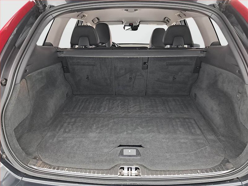 Volvo XC60 (2015) D4 AWD, 4X4, Automat - fotka 14 z 21