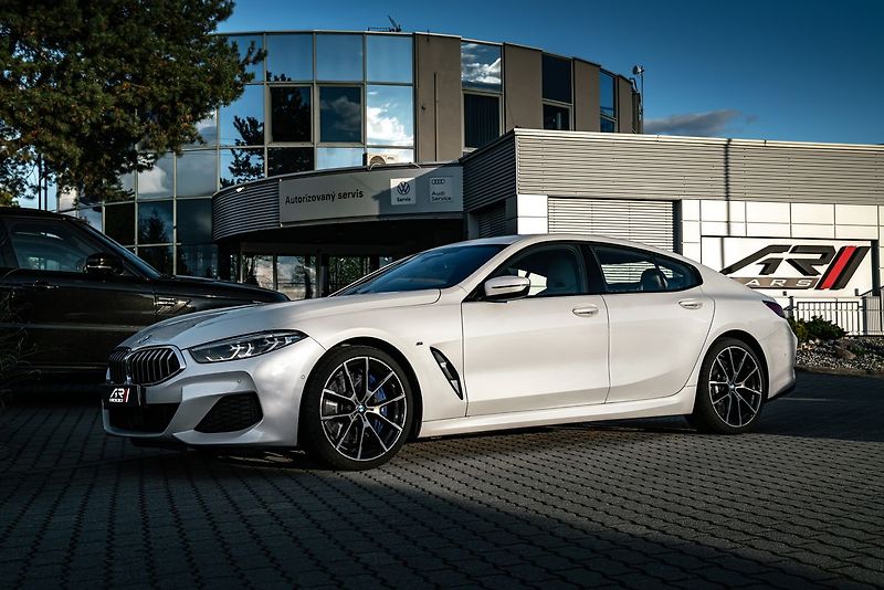 BMW Řada 8 840d x Drive M sport - fotka 23 z 23