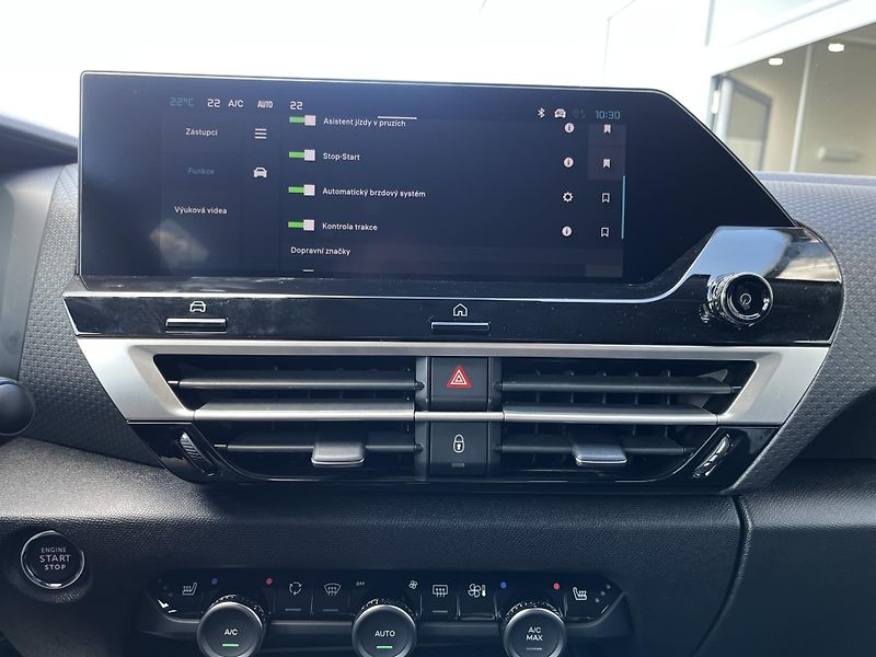 Citroën C4 (2026) COLLECTION Hybrid 145k  - fotka 14 z 23