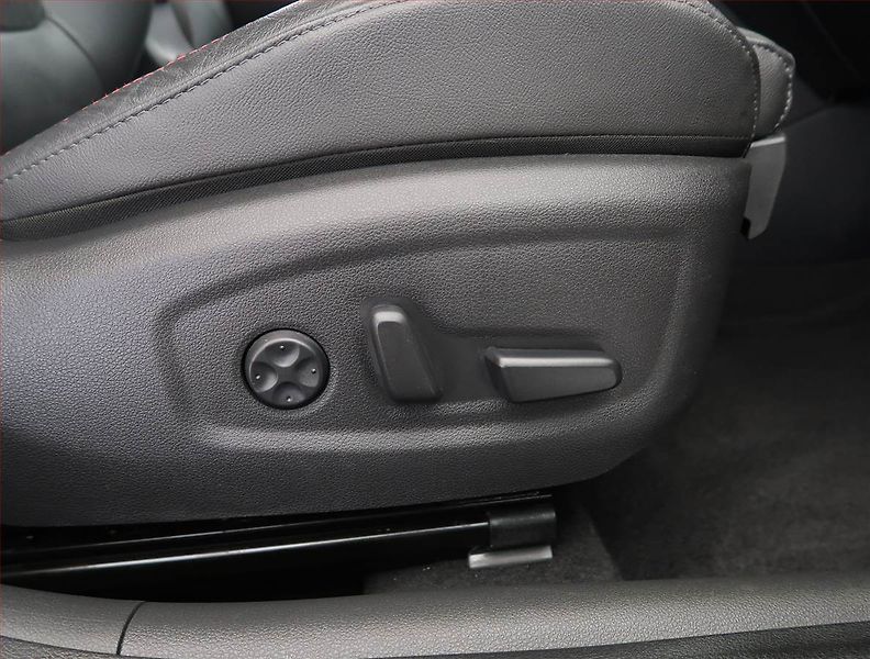 Hyundai i30 (2023) N Line Premium 1.5 T-GDI MHEV - fotka 24 z 27