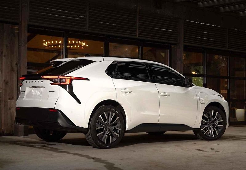 Subaru své elektrické novinky odhalilo v Bruselu.