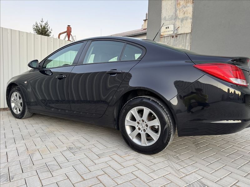 Opel Insignia 1,6 i 85kW tažné KLIMA ALU - fotka 18 z 50