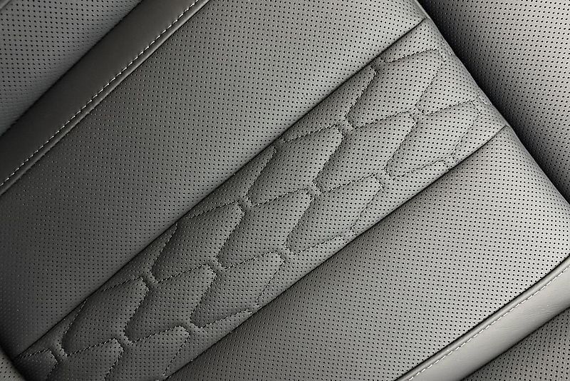 BMW X6 xDrive40d - fotka 15 z 27