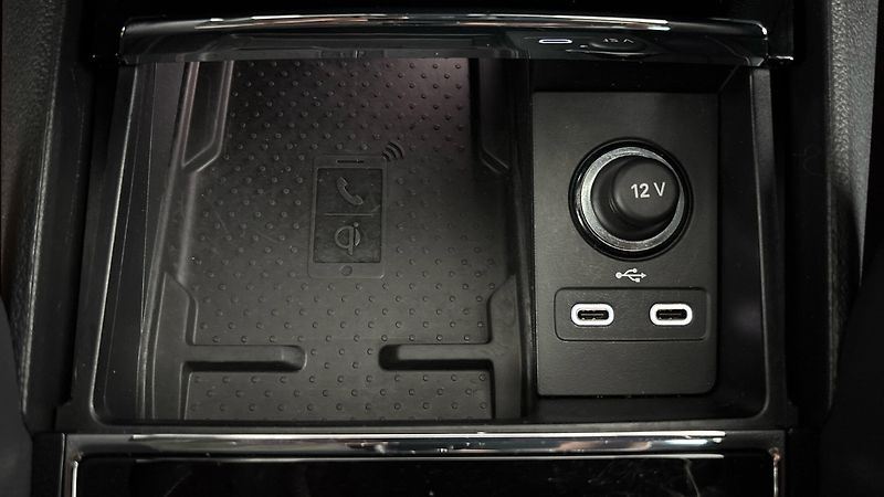 Škoda Kodiaq 2.0 TDI DSG 4x4 Sportline Excl - fotka 25 z 32