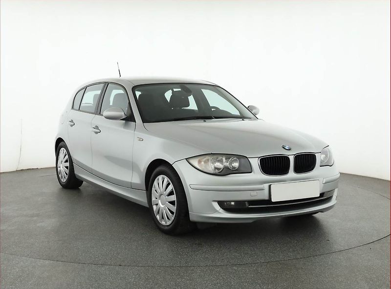 BMW Řada 1 (2009) 116i, po STK, oblíbený vůz - fotografie inzerátu
