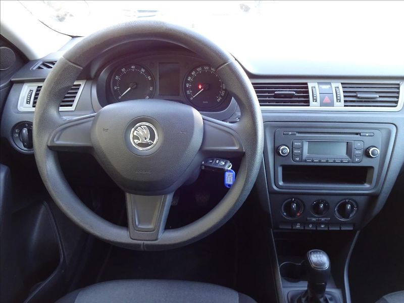 Škoda Rapid 1,2i 55kW - fotka 40 z 49