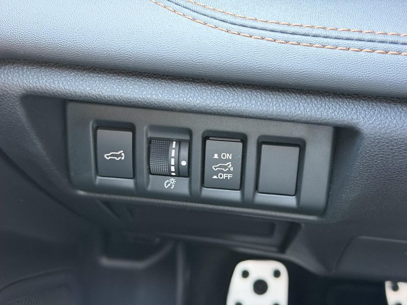 Subaru Outback 2.5 Touring Lineatronic - fotka 29 z 38