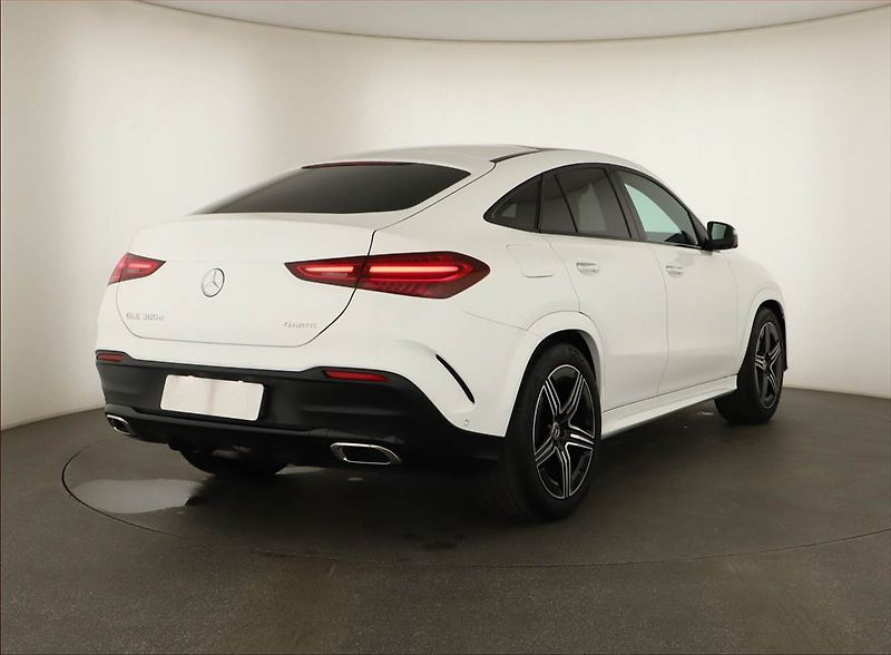 Mercedes-Benz GLE (2026) 300 d 4MATIC, AMG, Vzduch - fotka 5 z 20