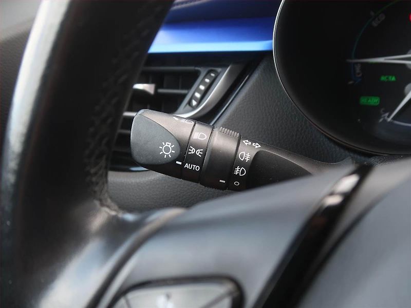 Toyota C-HR (2017) 1.8 Hybrid, Automat - fotka 18 z 18