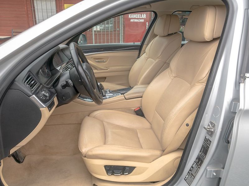 BMW Řada 5 (2012) 3.0D – NOVÉ V ČR - fotka 16 z 55