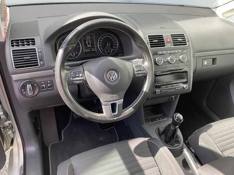 Volkswagen Touran (2014) 2.0TDi, CUP - fotka 12 z 16