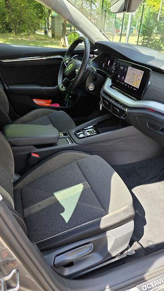Škoda Octavia (2022) 2.0 TDI Scout 4x4, Webasto - fotka 12 z 17