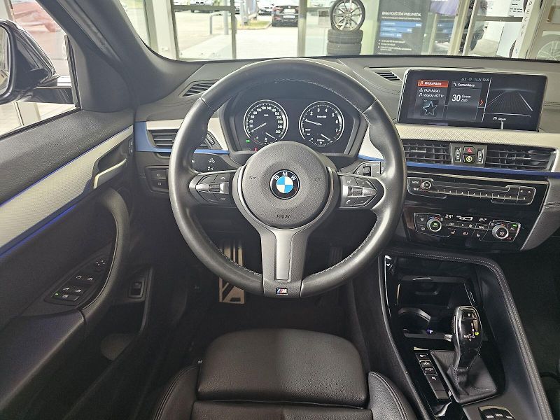 BMW X2 sDrive18i - fotka 16 z 24