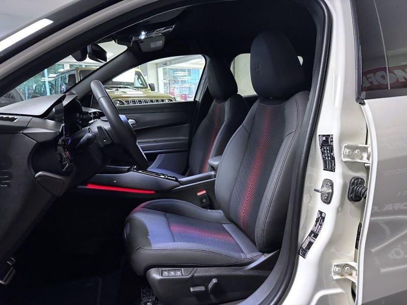 Alfa Romeo Junior (2026) Ibrida 1.2 Turbo 145k Q4 Speci - fotka 8 z 17