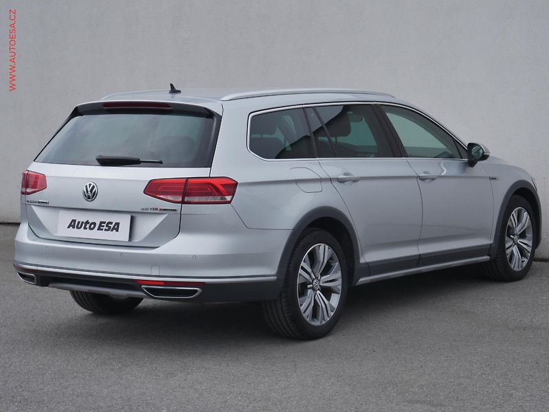 Volkswagen Passat (2017) 2.0TDi, ČR, DSG, navi, LED - fotka 4 z 23