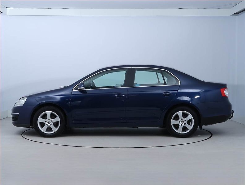 Volkswagen Jetta (2008) 1.6, Tempomat - fotka 3 z 15