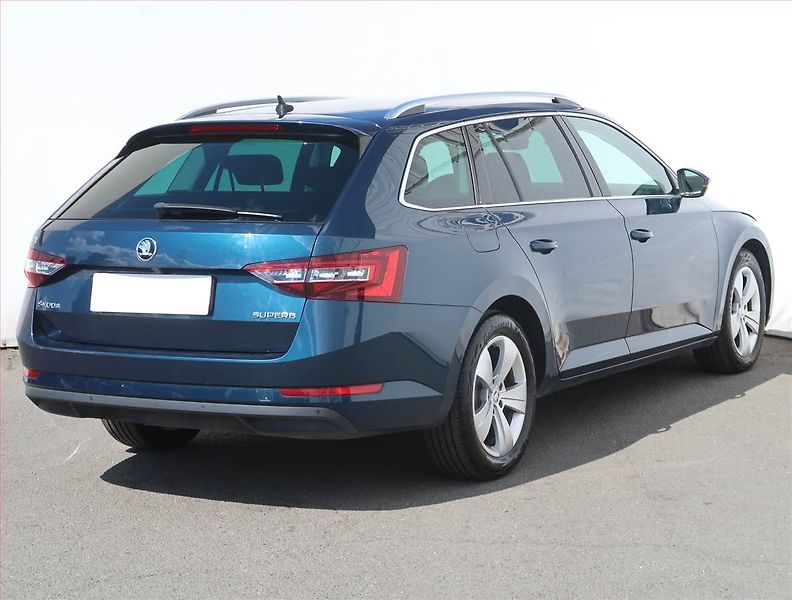 Škoda Superb (2019) Style 2.0 TDI, Automat - fotka 5 z 25