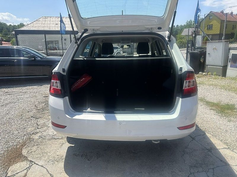 Škoda Fabia 1.0 TSI 70kW Ambition Combi - fotka 7 z 23