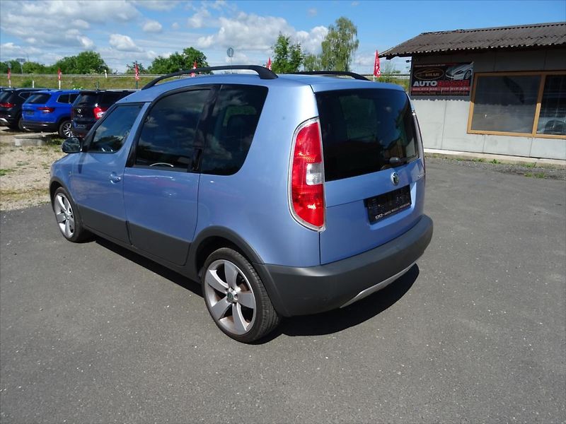 Škoda Roomster 1,6 Scout 77 kW - fotka 7 z 25
